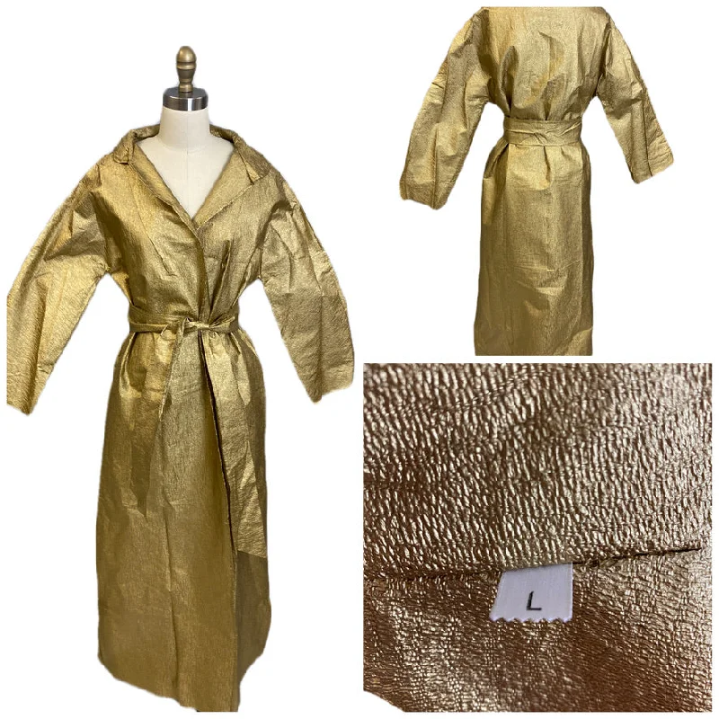 Vintage Metallic Gold Textured Mod Paper Trench Coat Wrap Never worn 1970s L Fashionable Cropped Trench Coat Vintage Metallic Gold Textured Mod Paper Trench Coat Wrap Never worn 1970s L Fashionable Cropped Trench Coat