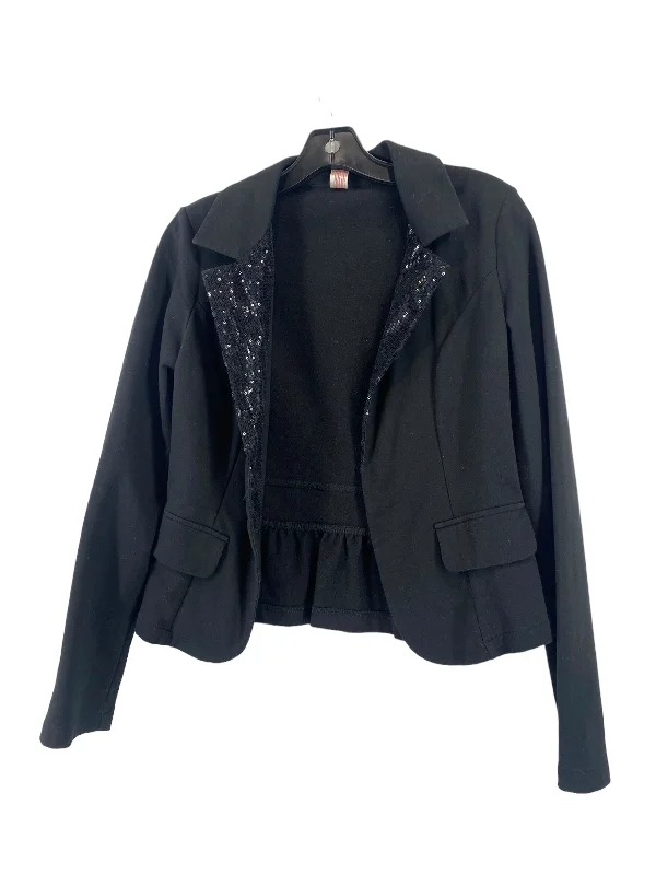 Black Blazer No Boundaries, Size M Women's Boutique Suit