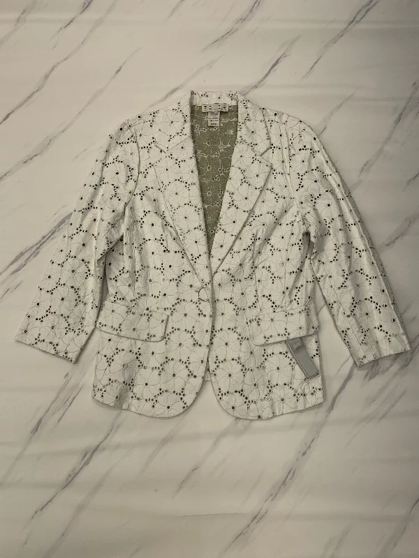 White Blazer Cma, Size M Women's Vacation Suit
