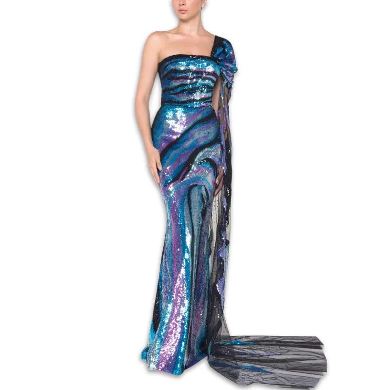 Strapless Tulle Dress With One-Shoulder
Draped Shawl Cozy Woolen Shawl Cape