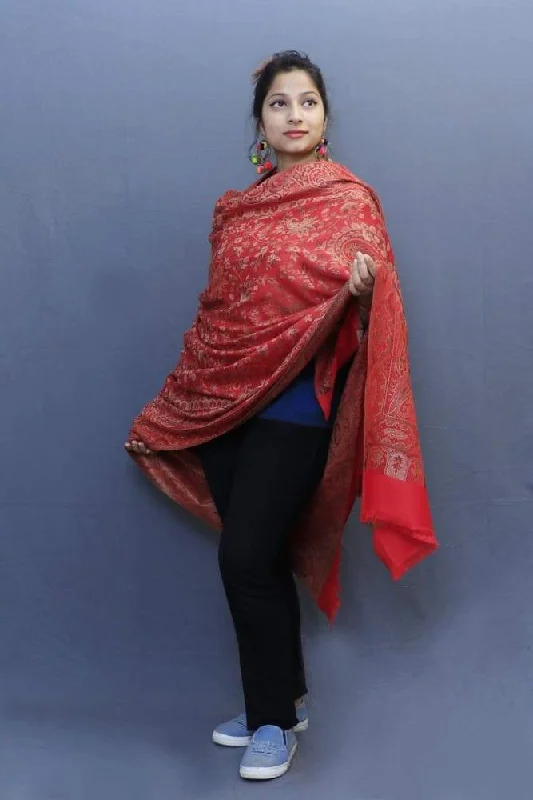 Red Colour Jamawar Shawl With Highly Defined Borders And All Over Motifs Look Elegant. Chic Floral Print Shawl Red Colour Jamawar Shawl With Highly Defined Borders And All Over Motifs Look Elegant. Chic Floral Print Shawl